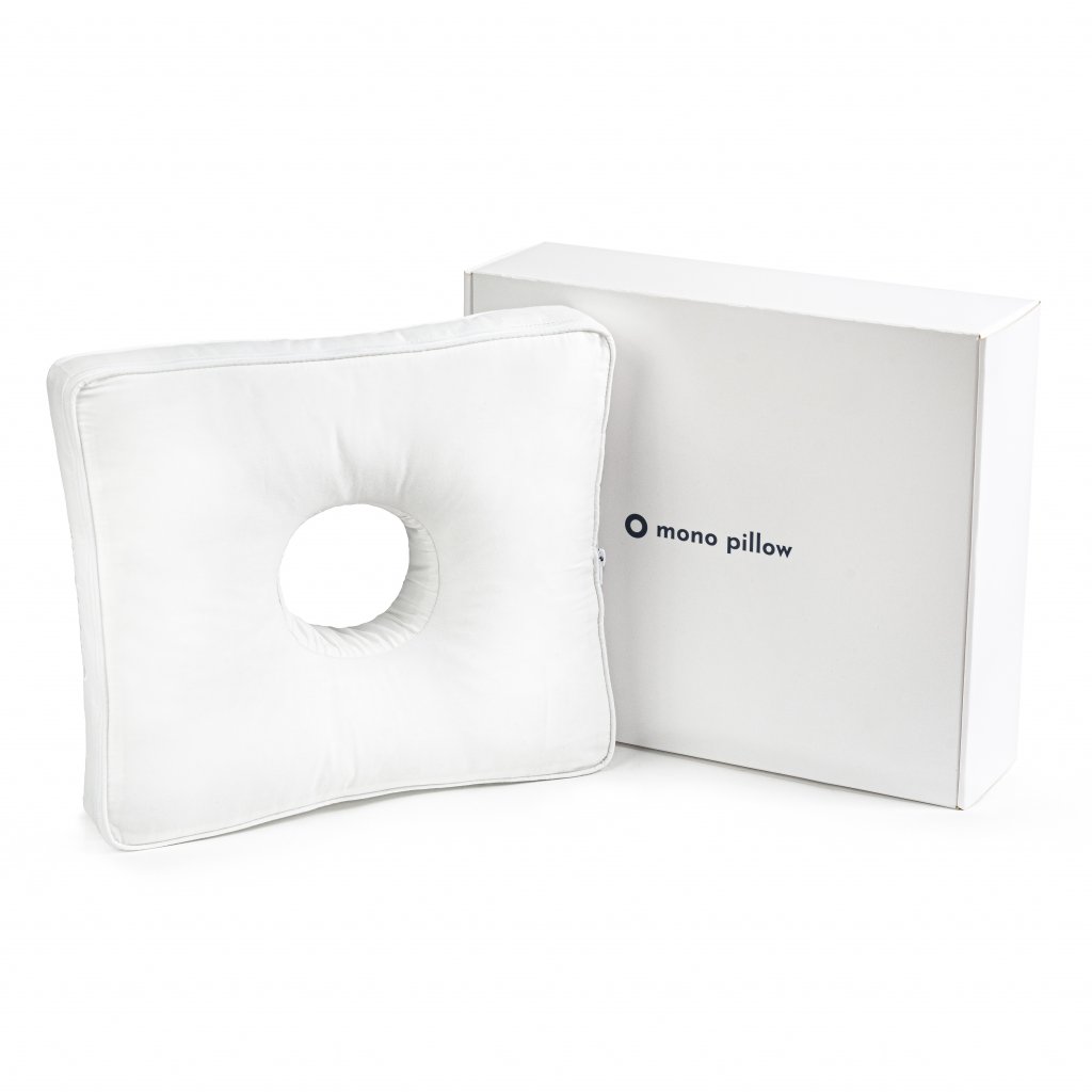 mono pillow with box